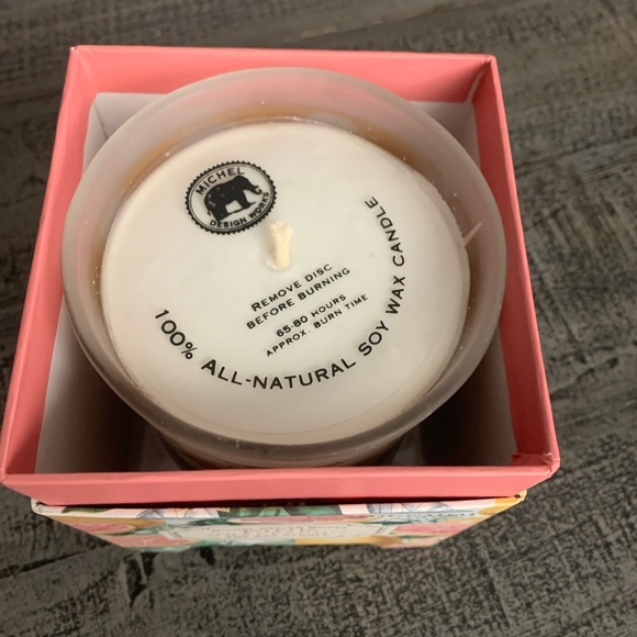 Michel Design Works Grapefruit Soy Candle. In a beautiful gift box. NIB - Picture 4 of 4